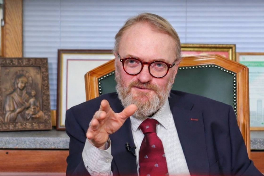 «Пусть очистятся от скверны»: депутат Милонов предложил отправлять на карантин эвакуированных из Дубая эскортниц