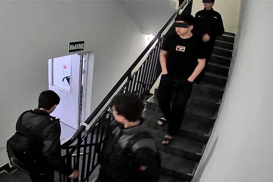 «Мальчик в реанимации»: подростки-мигранты зверски избили школьника в Подмосковье