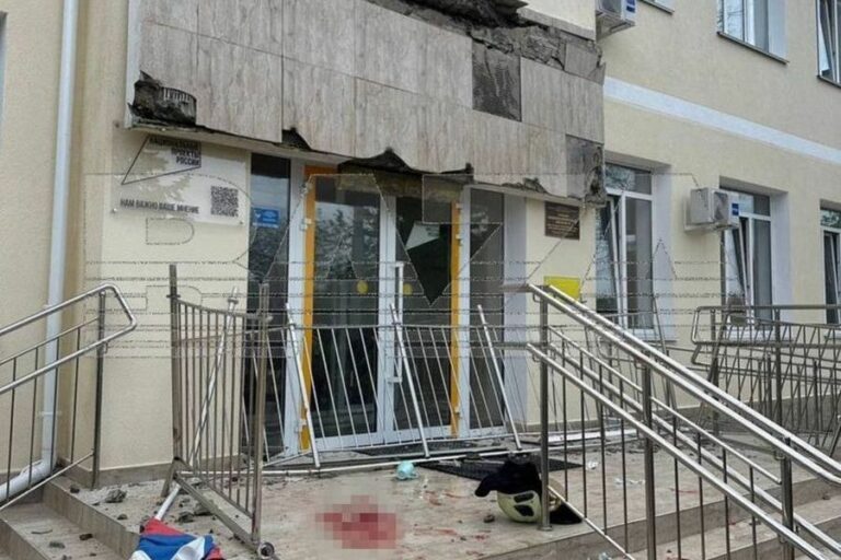 «Вышли сфотографироваться»: балкон рухнул вместе с детьми в школе Севастополя
