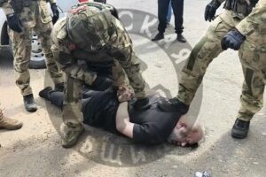 «Ну что, русские Вани тебе напихали?»: силовики задержали главаря этнической банды, кошмарившей русских людей