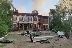 «Прицельно ударили по спящим беззащитным детям»: дроны ВСУ атаковали Старобельский колледж и общежитие, ранены 35 человек
