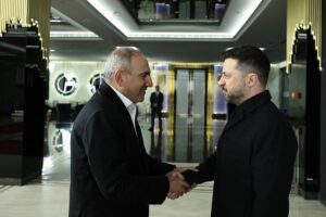 Сходка предателей России: Зеленский прибыл в Ереван на саммит ЕПС