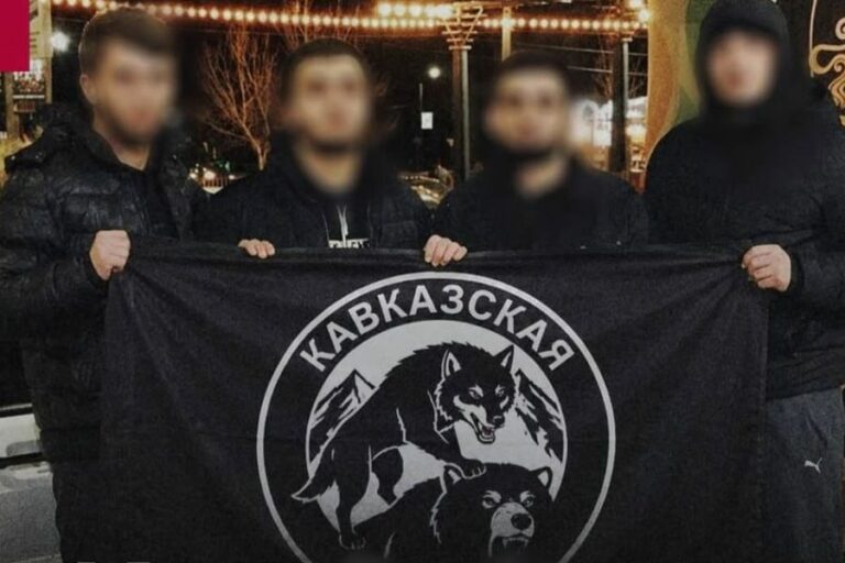 «Пакуй чемодан и проваливай»: Кавказская Община устроила в Сети травлю девушкам за несоответствие их «стандартам»