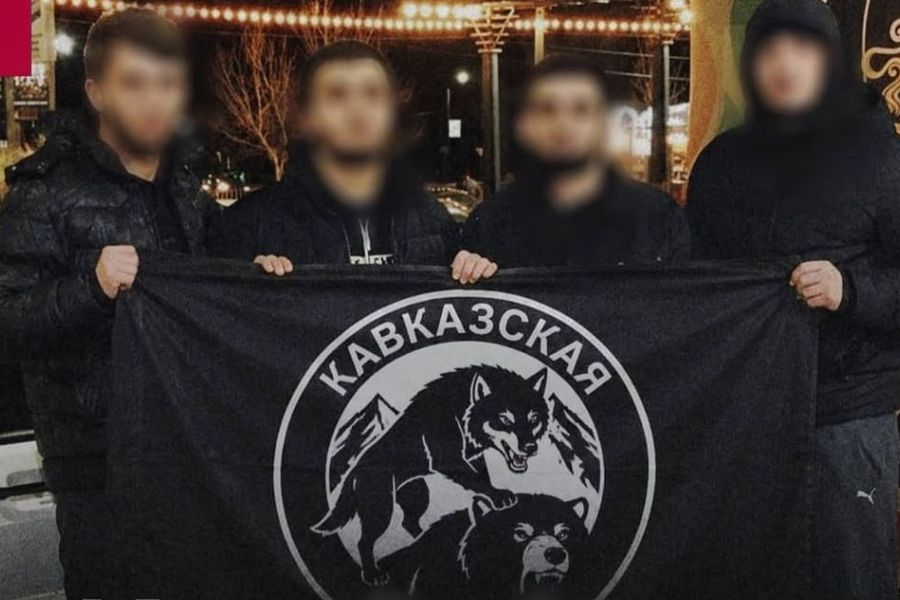 «Пакуй чемодан и проваливай»: Кавказская Община устроила в Сети травлю девушкам за несоответствие их «стандартам»