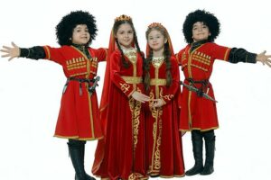 «Мы — дети гор»: школьников из детского лагеря в Кирове заставили воспевать Дагестан