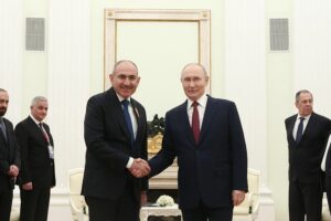 «Давайте жить дружно»: Путин поздравил Пашиняна с днём рождения