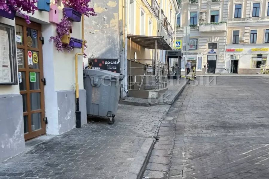 Приезжий с ножом напал на двух подростков в центре Москвы — оба с ранениями в больнице