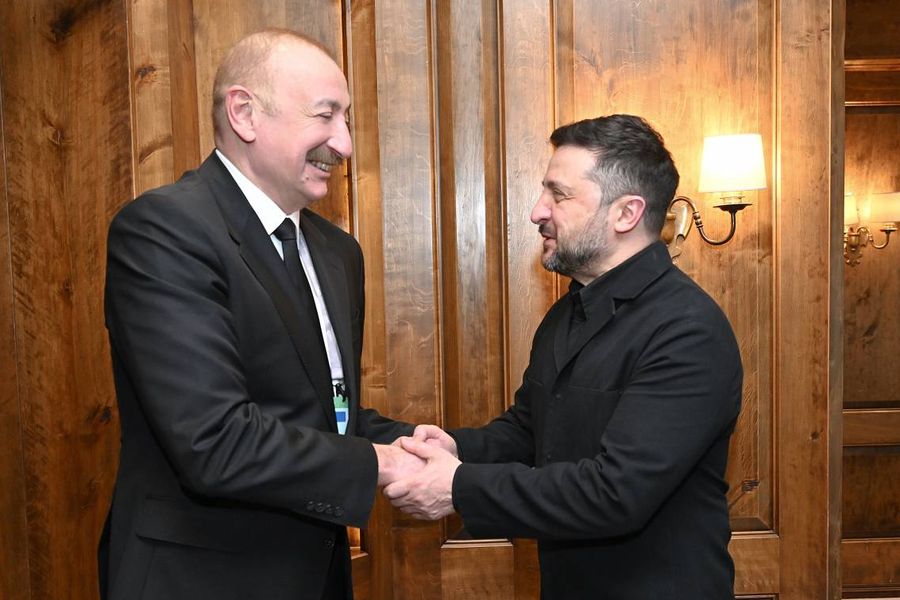 «Спасибо за перемогу»: Азербайджан передал Украине 40 тонн оборудования, чтобы «лучше выдерживать российские удары»