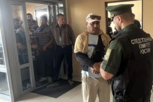 «Вдруг вспомнили русский»: новосибирские силовики устроили облаву на мигрантов-нелегалов в «Азии-Сибирь»