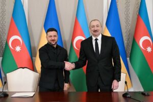 «Спасибо, Азербайджан!»: Киев поблагодарил Баку за подсветку украинских флагов на здании Центра Гейдара Алиева