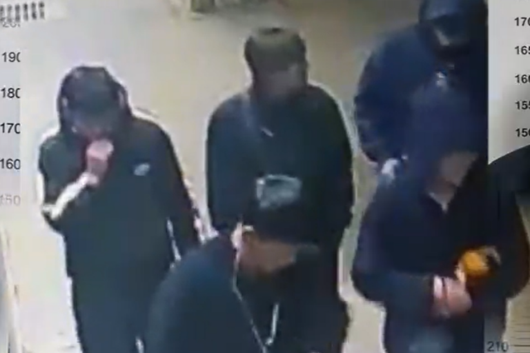«Орустар понаехали»: россиянина ограбили и изнасиловали прямо под окнами прокуратуры центре в Бишкека